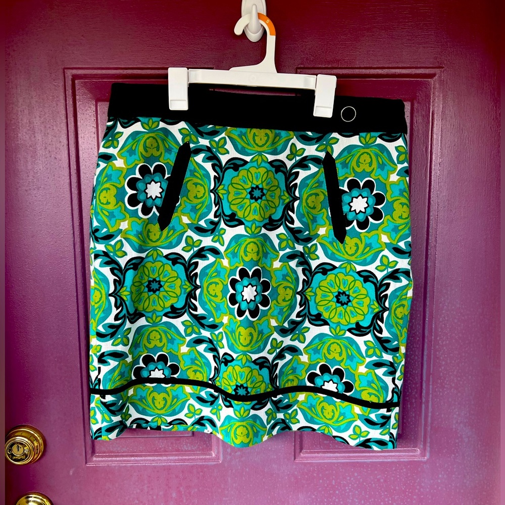 Ann Taylor Lines Skirt Size 14 Retro pattern